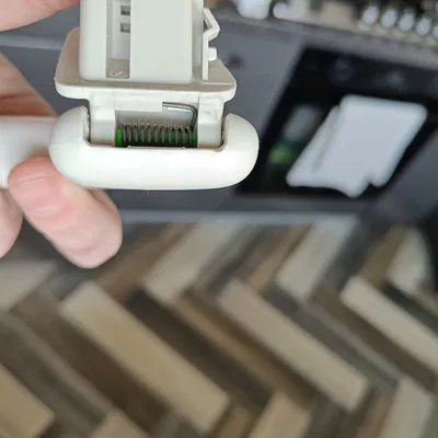 Chốt giữ tay cầm trần cho xe Passat B8