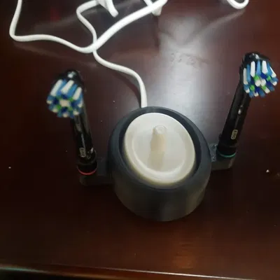 Nắp sạc Oral-B 3757 với giá đỡ đầu bàn chải đánh răng