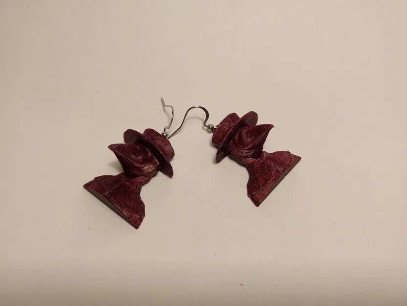 Bức tượng và khuyên tai Bác sĩ Dịch hạch - Image 4