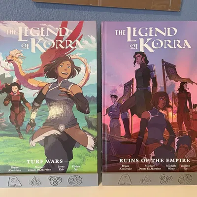 Giá đỡ truyện tranh cho 3 nhân vật Avatar: The Legend of Korra