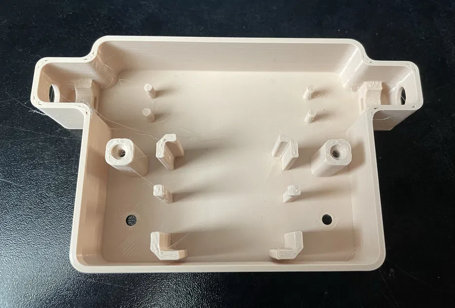 Vỏ bảo vệ cho thiết bị Shelly PM Mini trong xe caravan - Image 2