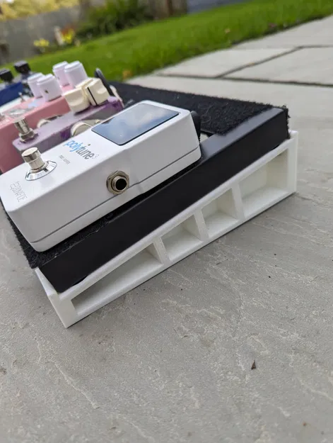 Giá đỡ Pedaltrain Metro 20 với hai chân nâng cao - Image 2