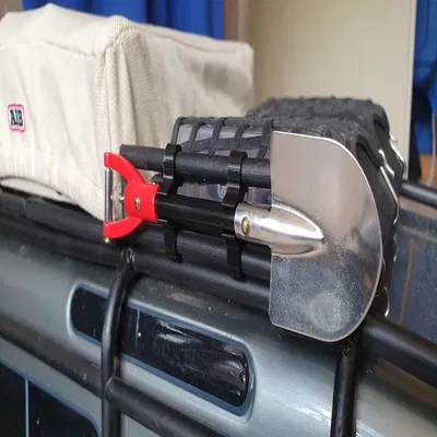 Giá đỡ xẻng Click-On cho thân xe trx4 Defender