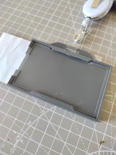 Giá đỡ thẻ ID với ngăn cho thẻ khách hàng giấy - Image 1