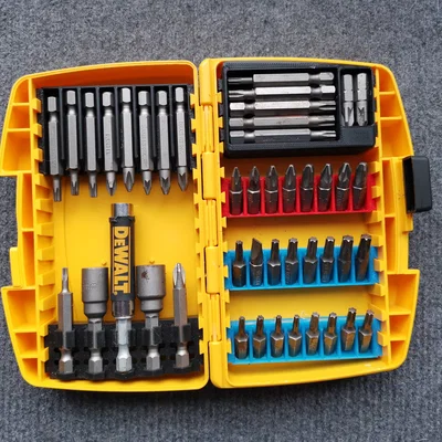 Hộp đựng mũi khoan DeWalt với chèn từ tính
