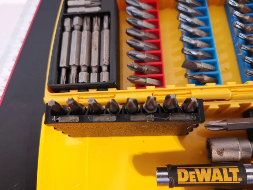 Hộp đựng mũi khoan DeWalt với chèn từ tính - Image 2