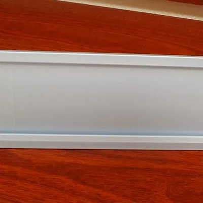 Bảng tên để bàn đơn giản và khung bảng tên trống