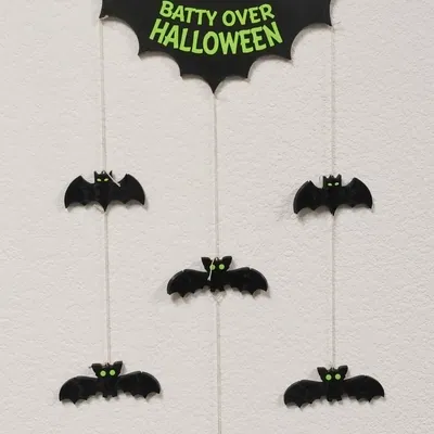 Trang trí dơi treo "Batty Over Halloween" cho dịp Halloween
