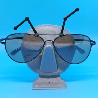 Giá đỡ kính Bugman_140 in 3D cho sinh nhật