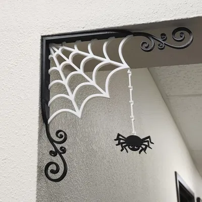 Trang trí Halloween mạng nhện góc với nhện in sẵn