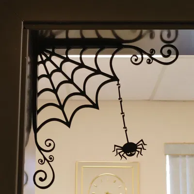 Trang trí Halloween mạng nhện góc với nhện in sẵn