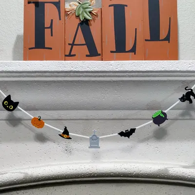 Trang trí dây garland Halloween kết hợp hình dạng vui nhộn