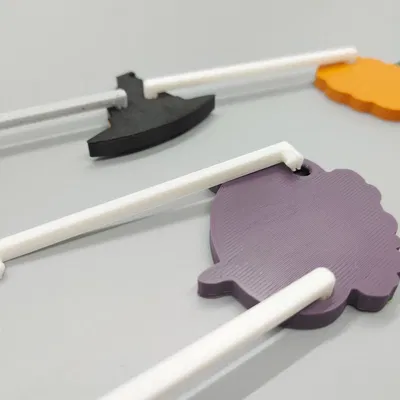 Trang trí dây garland Halloween kết hợp hình dạng vui nhộn