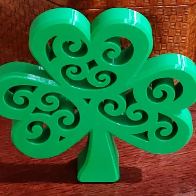 Trang trí cỏ ba lá xoáy cho ngày Thánh Patrick