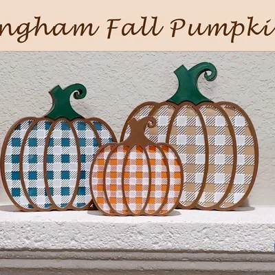 Trang trí bí ngô mùa thu họa tiết caro vui tươi