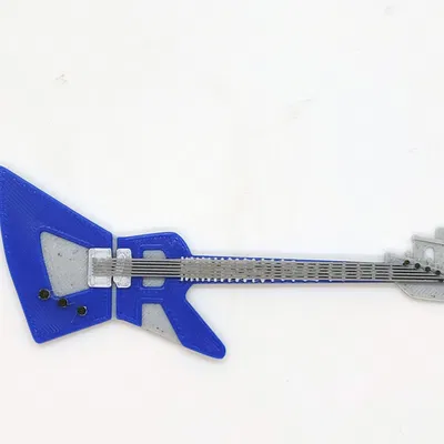 Guitar Benchy sinh nhật của Chris Riley