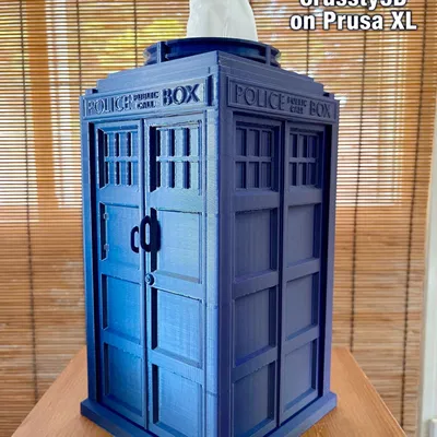 Bìa hộp đựng khăn giấy Tardis trong Doctor Who