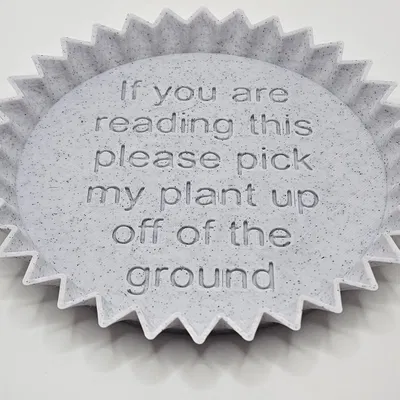 Đế chậu cây có cạnh nhọn và thông điệp thú vị