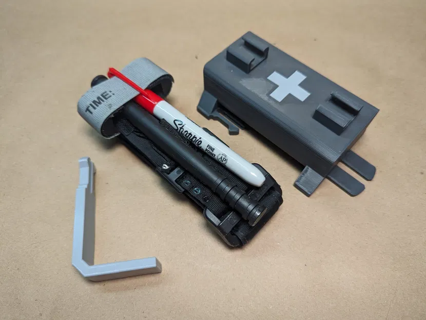 Giá đỡ tourniquet QUICK-CLIP với biểu tượng thập tự y tế - Image 3