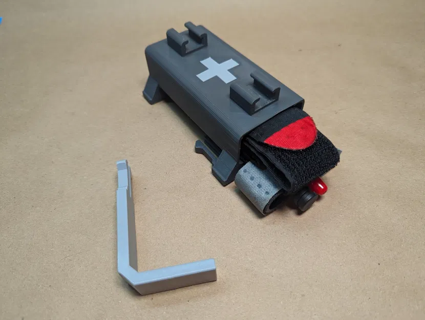 Giá đỡ tourniquet QUICK-CLIP với biểu tượng thập tự y tế - Image 4