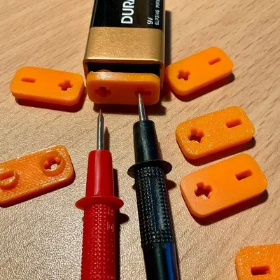 Nắp pin 9V với lỗ kiểm tra dây dẫn