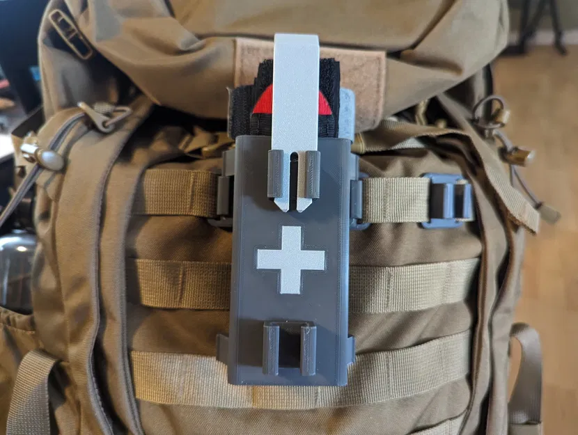 Giá đỡ tourniquet QUICK-CLIP với biểu tượng thập tự y tế - Image 9