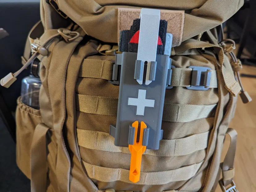 Giá đỡ tourniquet QUICK-CLIP với biểu tượng thập tự y tế - Image 11