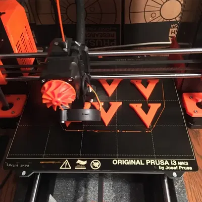 Móc khóa hình chữ 'V' của UVA Virginia