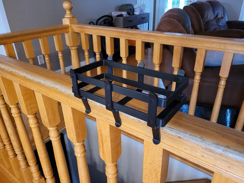 Giá đỡ hộp giấy ăn lắp đặt trên lan can cầu thang - Image 2