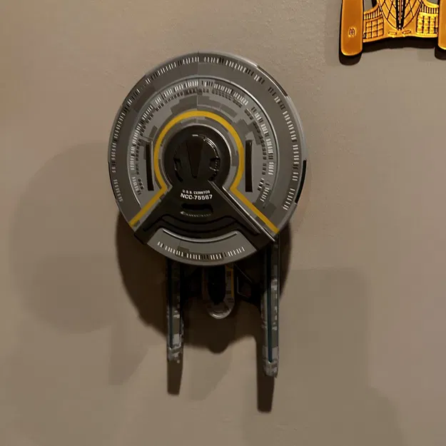 Giá đỡ tường mô hình Eaglemoss Star Trek Cerritos - Image 1