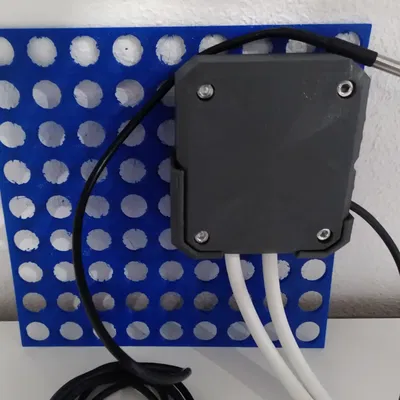 Vỏ Shelly Plus 1PM với bộ chuyển đổi QUBE 500