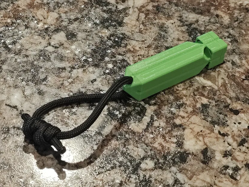 Còi an toàn nhỏ gắn chìa khóa - Image 1