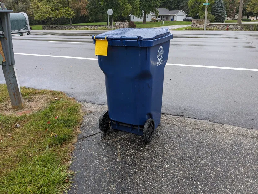 Cờ báo đầy/rỗng cho thùng rác bên lề đường - Image 1