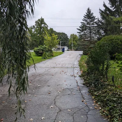 Cờ báo đầy/rỗng cho thùng rác bên lề đường