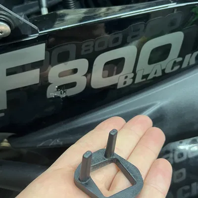 Chân đế phụ cho BMW F 800 GS với tính năng đàn hồi