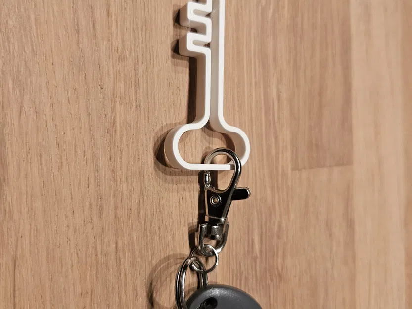 Móc khóa hình dáng chìa khóa cũ - Image 1