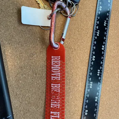 Thẻ chìa khóa linh hoạt "REMOVE BEFORE FLIGHT