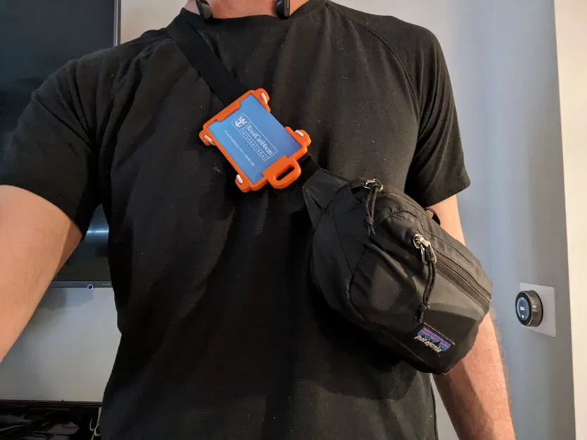 Giá đỡ thẻ ID với lỗ treo chìa khóa và dây đàn hồi - Image 2