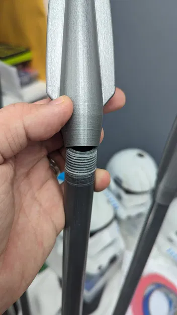 Giá đỡ PVC biến thành giáo Beskar trong Mandalorian - Image 2