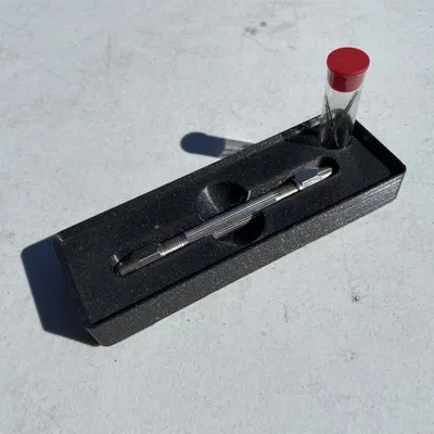 Giá đỡ kẹp pin Testors 50629C với 6 mũi khoan