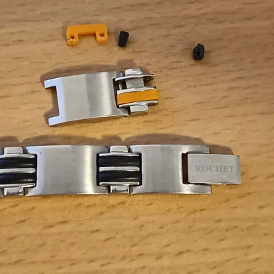 Thay thế dây đeo cổ tay Rochet bằng cao su