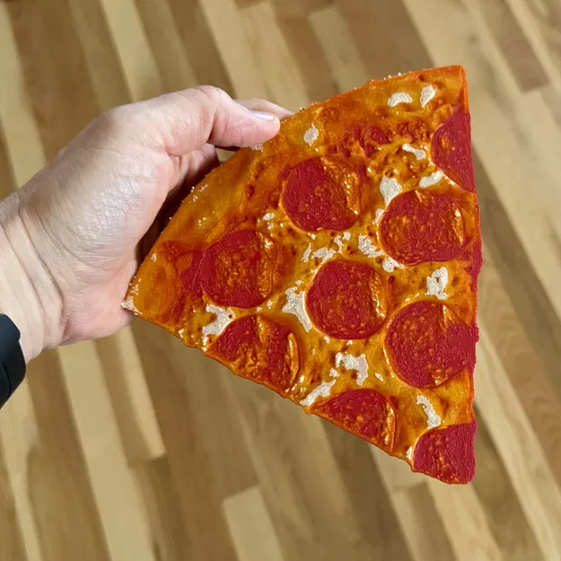 Nhân vật pizza pepperoni sống động từ câu chuyện cổ tích - Image 2