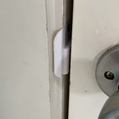 Bảng chặn cửa tùy chỉnh cho cửa bị lệch