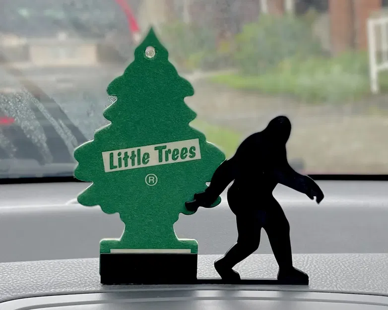 Giá đỡ nước hoa Little Tree hình Bigfoot - Image 1