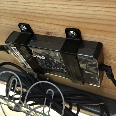 Giá đỡ nguồn CalDigit TS4 lắp dưới bàn