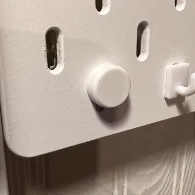 Giá treo tường IKEA Skadis dễ lắp đặt