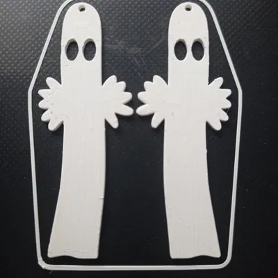 Trang sức Hattiwatti: Bông tai và móc chìa khóa độc đáo