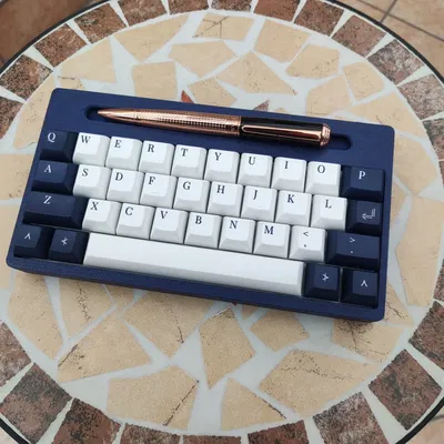 Vỏ bàn phím inQAZtro với giá đỡ bút