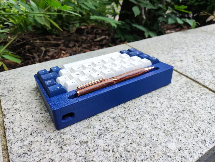 Vỏ bàn phím inQAZtro với giá đỡ bút - Image 3