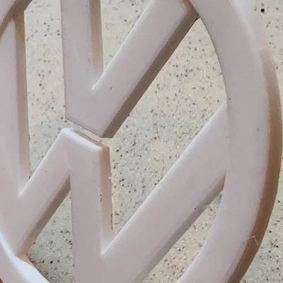 Dây chuyền biểu tượng Volkswagen phong cách thập niên 80